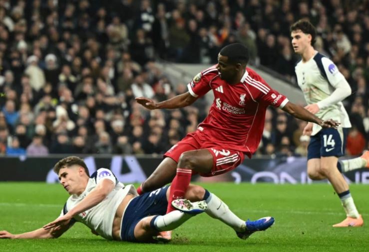 Phong độ sa sút và triển vọng cải thiện phong độ của Liverpool